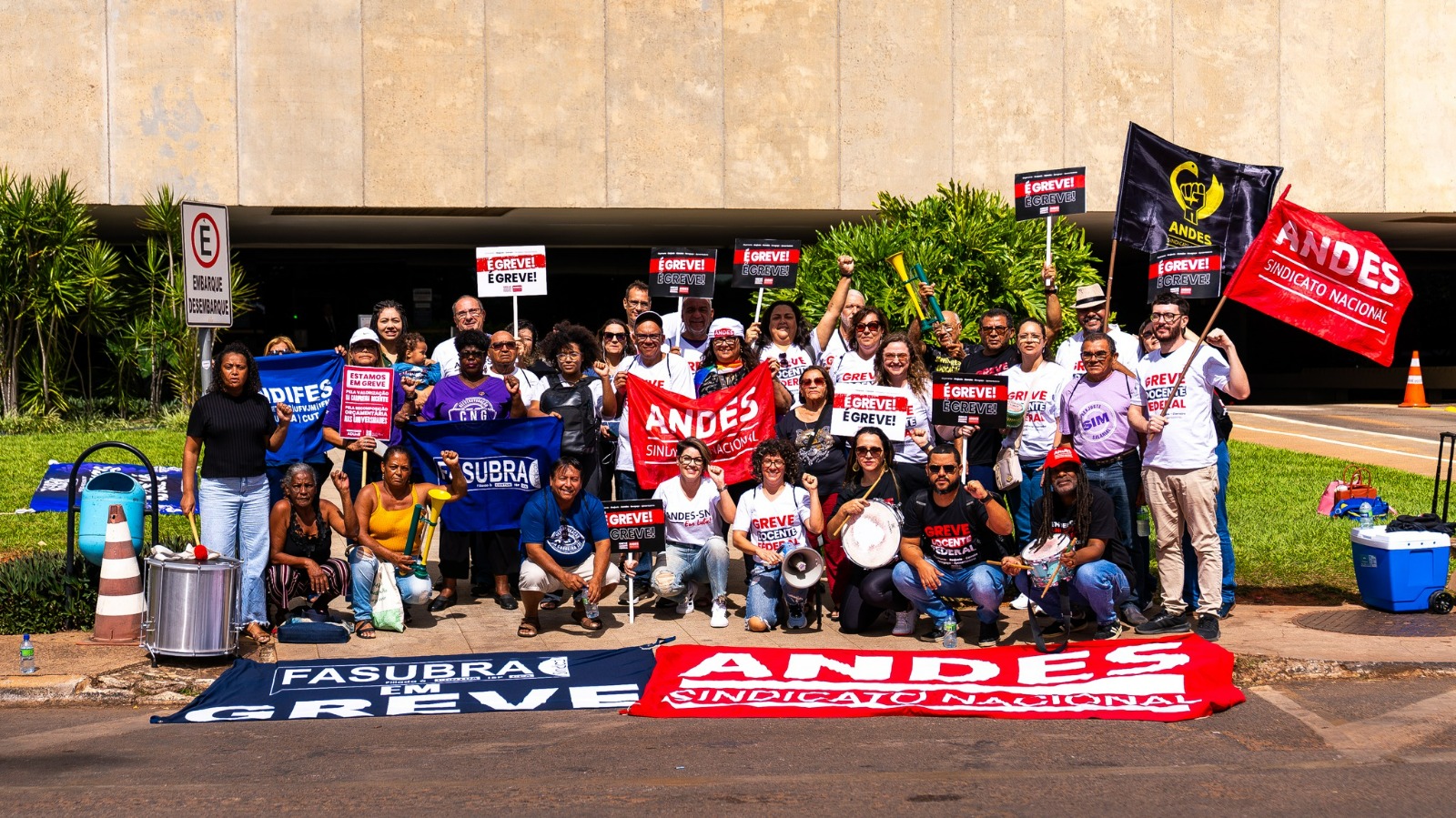 GREVE DA EDUCAÇÃO – ADUFC participa da 4ª semana de lutas em Brasília e reforça mobilização nacional da greve