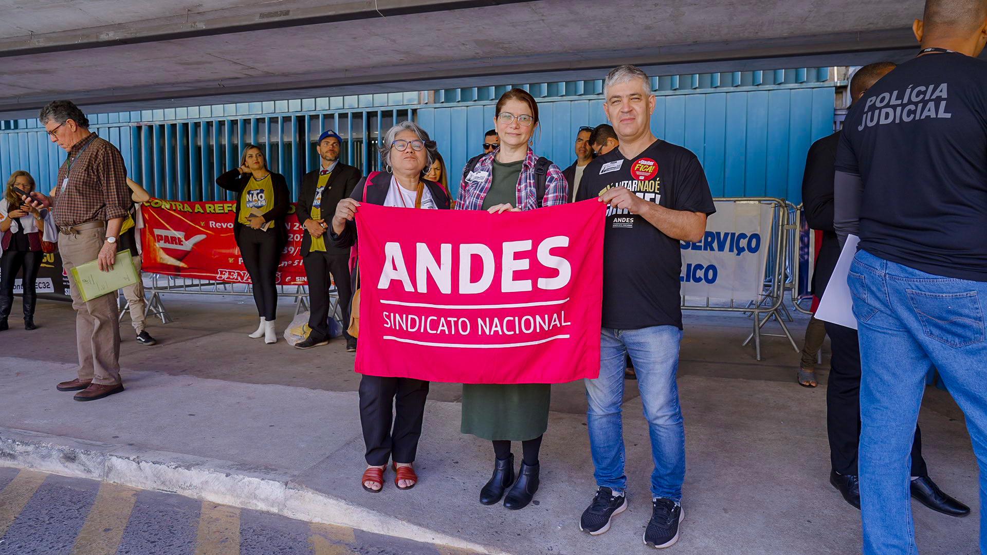 LUTA – Ato “Não à Contrarreforma Administrativa!” ocorreu dia 17 em Brasília