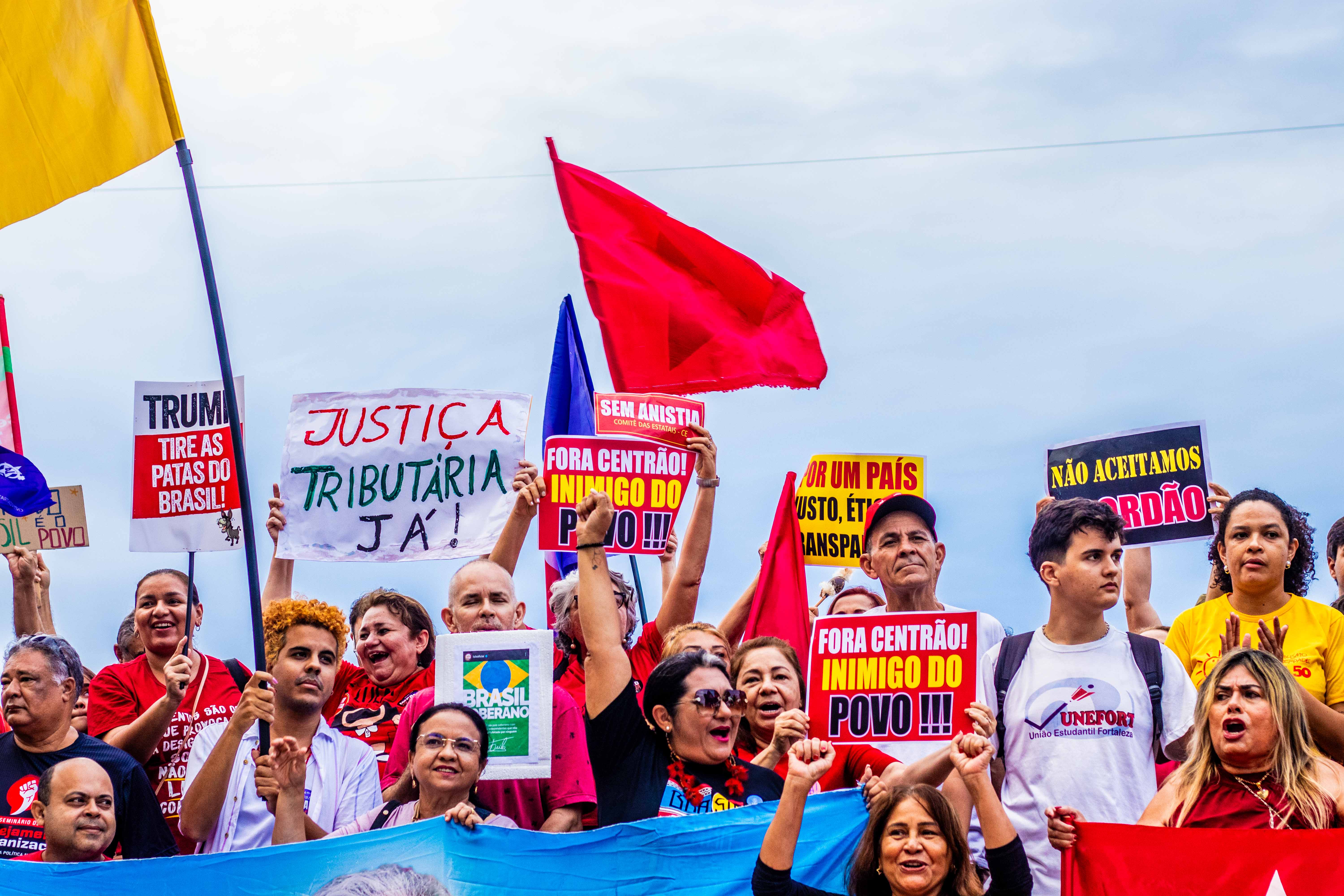 LUTA — Ato Centrão Inimigo do Povo reuniu movimentos sociais na última quinta-feira (10) em Fortaleza
